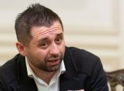 Останется ли Иванисов в "Слуге народа"? Арахамия анонсировал брифинг