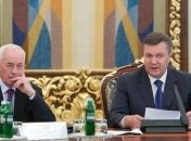 Примет ли Янукович отставку Азарова? 