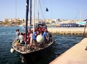 Спасательное судно с мигрантами прибыло в итальянский порт несмотря на запрет