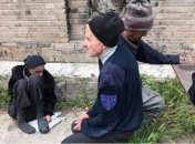 В Одессе из психбольницы выбросили на кладбище троих беспомощных пациентов (фото, видео)