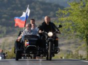 Путін під час візиту до Криму вважає себе головою півострова, доки весь світ визнає територію українською