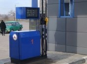 Крупные АЗС продолжают снижать цены на бензин