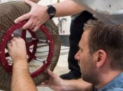 NASA создало непробиваемые суперэластичные шины (Видео) 