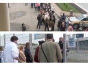 В Україні відкрили Центри масової вакцинації від коронавірусу: на входах утворилися черги (відео)