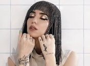 Поклонники Нади Дорофеевой сравнили певицу с Лободой