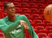 Игрок "Бостона" хотел уйти из клуба, но сломал руку