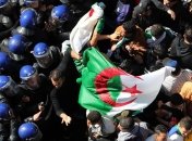 Президент Алжира назначил переходное правительство