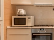 Как быстро отмыть микроволновку: средство, которое справится с грязью за 5 минут