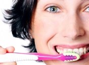 После еды чистить зубы не нужно!