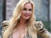 Певица Камалия получила красный диплом магистра