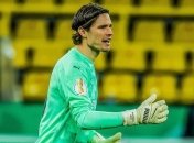 Вратарь "Боруссии" Д поймал штангу вместо мяча (видео)