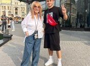 Алла Пугачова із відданим шанувальником