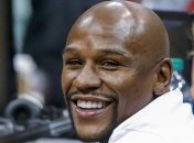 Мейвезер похвастался огромной кучей денег