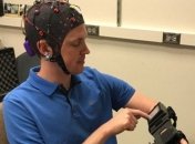 Ученые создали уникальный шлем для парализованных