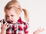 Минобразования разрешило использование мобильных телефонов в школе