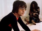 В Праге закрасили стену Джона Леннона