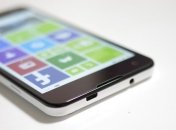 Тончайшим Windows-смартфоном от компании Yamada Denki