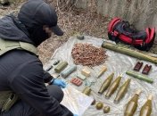 Планировали диверсии на Донетчине: СБУ нашла схрон боевиков "ДНР" (фото)