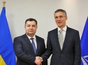 Полторак приглашен на неформальный завтрак союзников НАТО