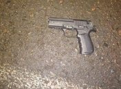 В Сумах мужчина на улице устроил стрельбу: есть пострадавшие