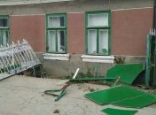 В Одесской области пьяный водитель снес трех старушек со скамейки