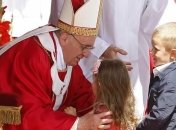 Папа Римский Франциск провел праздничную мессу на площади Св. Петра