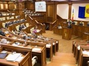 Парламент Молдовы сорвал заседание по обсуждению вотума недоверия главе МИД 