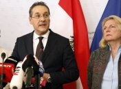 Бывший вице-канцлер Австрии отказался от мандата евродепутата после скандала