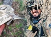 Кепка уберегла лицо военного от обломка снаряда