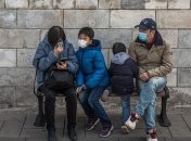 Карантин в карантине: в Ухане изолируют людей, излечившихся от коронавируса