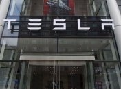 Маск заявил, что Tesla продолжит быть публичной компанией