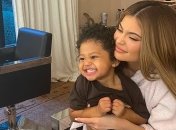 Кайлі Дженнер відповіла на критику хейтерам щодо зовнішності