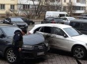 В Киеве бросили гранату в автомобиль - пострадал водитель