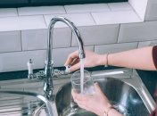 Известковый налет на кране - это вечная проблема