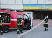 В Киеве спасатели тушили "пожар" в ЦИК
