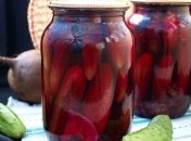Маринованные огурцы со свеклой