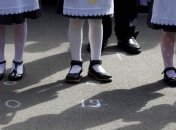 Сразу 16 детям на Днепропетровщине стало плохо на школьной линейке