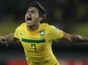 "Фенербахче" поборется с китайскими клубами за бразильского полузащитника