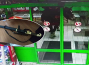 Козак поїхав за покупками верхи