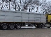 Полиция задержала фуру с 19 тоннами контрабандных орехов