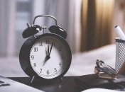 Чому в Україні до сих пір переводять годинник