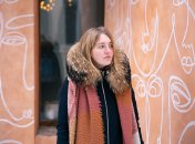 Узнайте, как нельзя носить самый модный шарф в 2022-2023