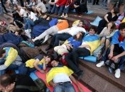 Частным "быстрым" запретили выезжать к Украинскому дому