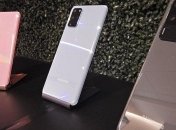 Три мало, четыре тоже, шесть - в самый раз: Samsung подала патент смартфона с уникальной камерой