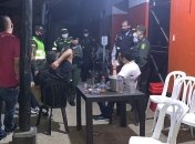 Колумбийская вечеринка: полиция задержала 50 нарушителей карантина 