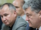 Президент Порошенко встретился с семьями украинцев, находящихся в плену