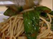 Спагетти с оливково-томатным соусом