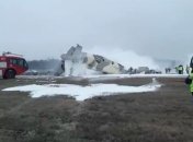 В аэропорту Алма-Аты упал военный самолет, есть погибшие (видео)
