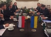 Украина и Польша согласились снять мораторий на эксгумационные работы