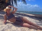 "Это жесть": счастливая Ксения Мишина нарвалась на хейтеров из-за фото в купальнике 